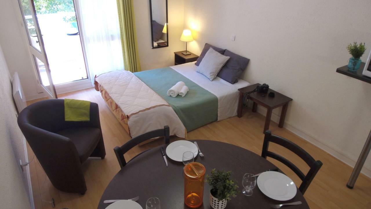 Vvf Sud Aveyron Hotel Brusque Bagian luar foto