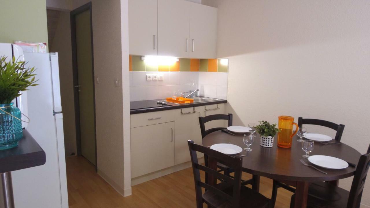 Vvf Sud Aveyron Hotel Brusque Bagian luar foto